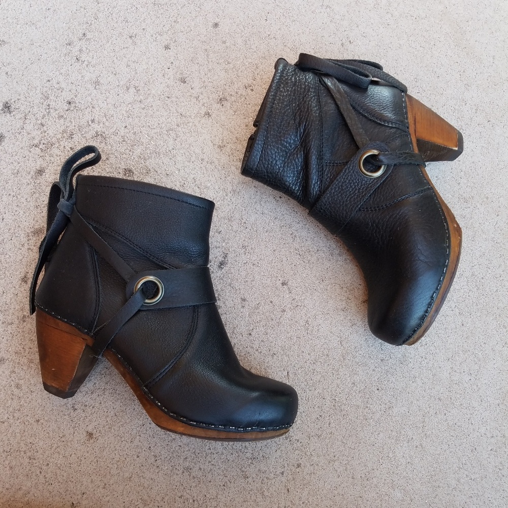 Sanita Danish Clog Black Leather Short Booties S3